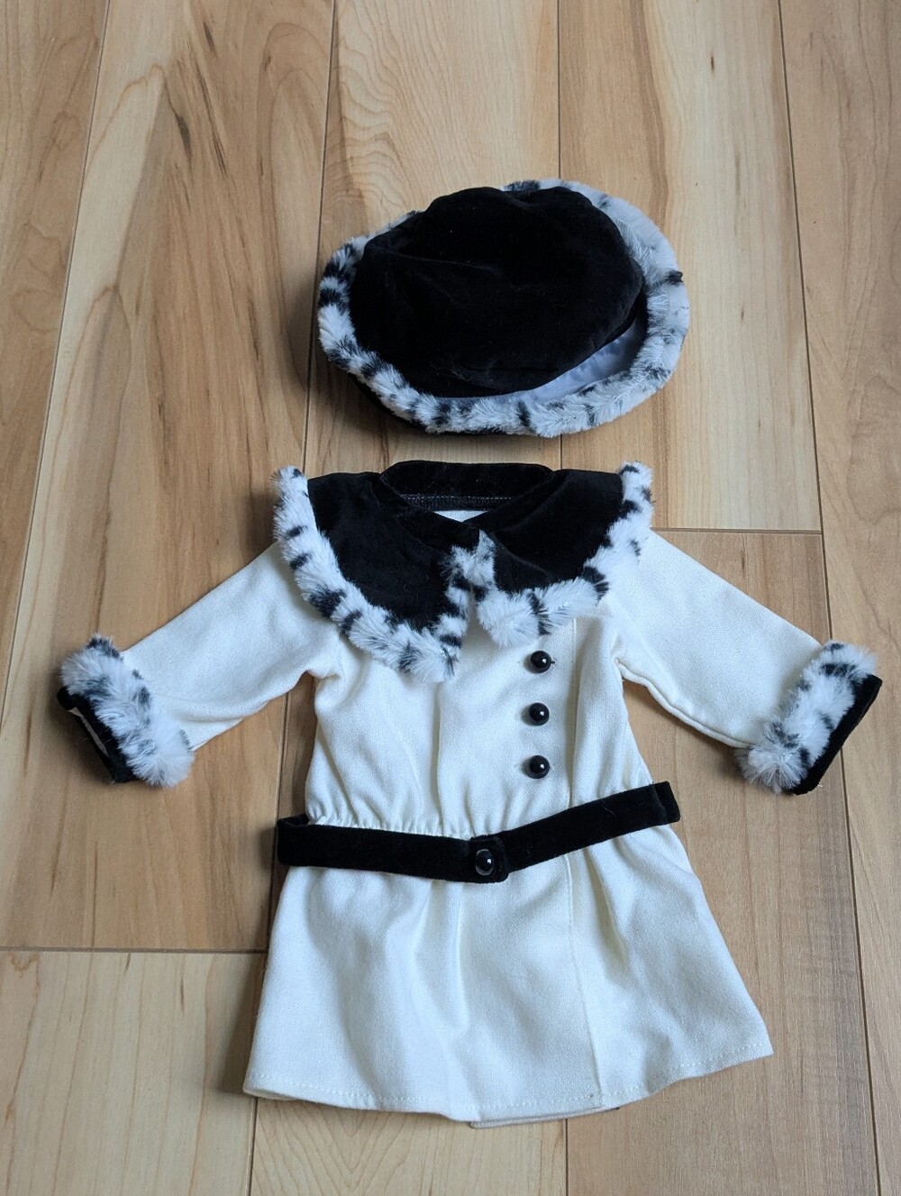 American Girl Doll Beforever Samantha's Fancy Coat and Hat Set Fancy Holiday